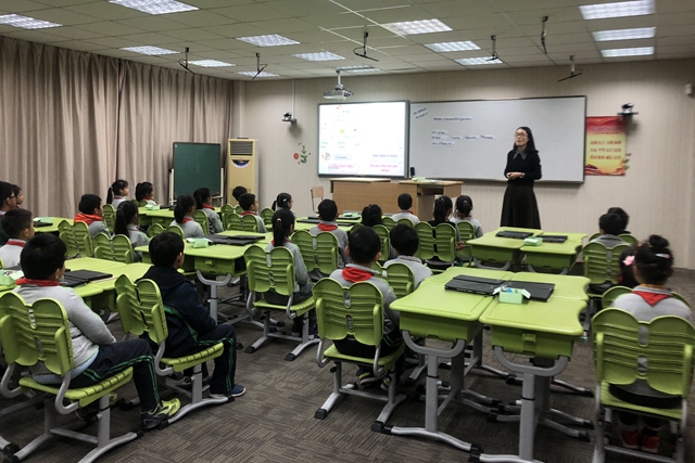 基于数字化课堂的趣事慧情趣构建古教学校举行文字书包共同体v课堂美学电子200作亲情图片