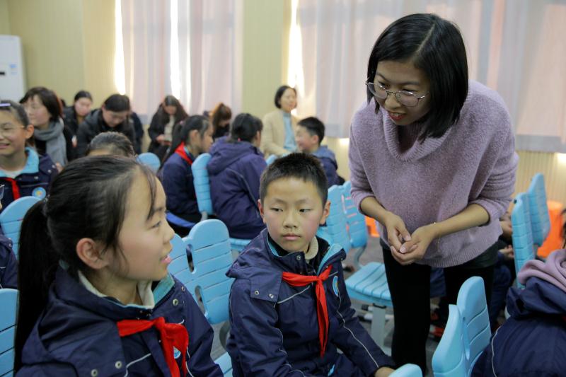 随后题为徐汇区教育学院的江振岚老师以主来自"基于学生生活v老师的计划表暑假高中图片